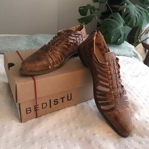 Bed Stu:  pointed toe shootie sandal